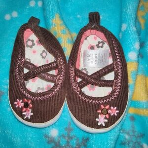 👶 Carter’s Child of Mine Baby Shoes – Size 3–6 Months